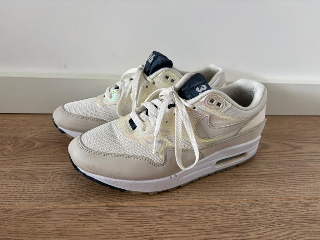 Nike air max 1 la ville lumiere printemps 2022 3.26 maat 41, Kleding | Dames, Schoenen, Wit, Ophalen of Verzenden, Sneakers of Gympen
