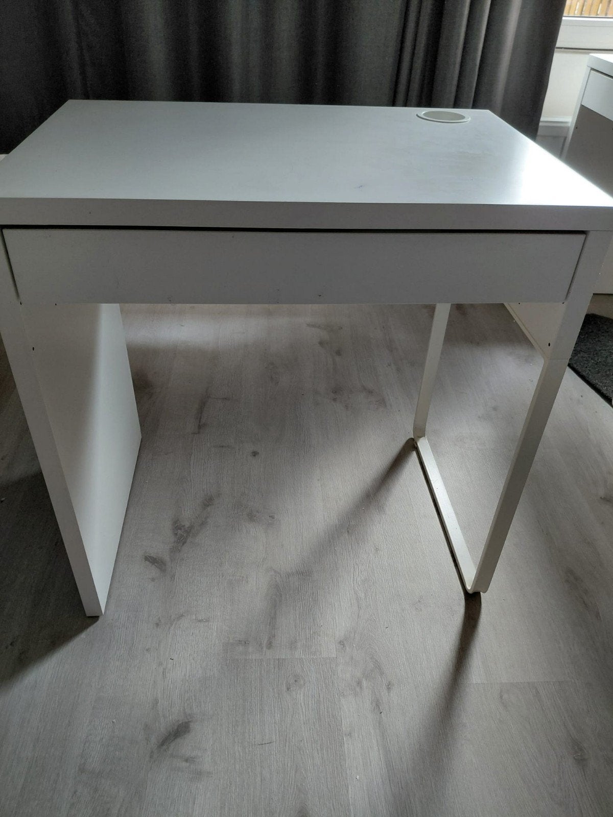 Ikea MICKE Bureau wit met ÖRFJÄLL
bureaustoel, Huis en Inrichting, Bureaustoelen, Gebruikt, Bureaustoel, Wit, Ophalen