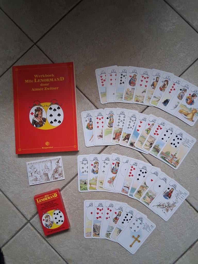 A. Zwitser - Werkboek Mlle Lenormand + kaartenset, Astrologie, Overige typen, Ophalen of Verzenden, Zo goed als nieuw