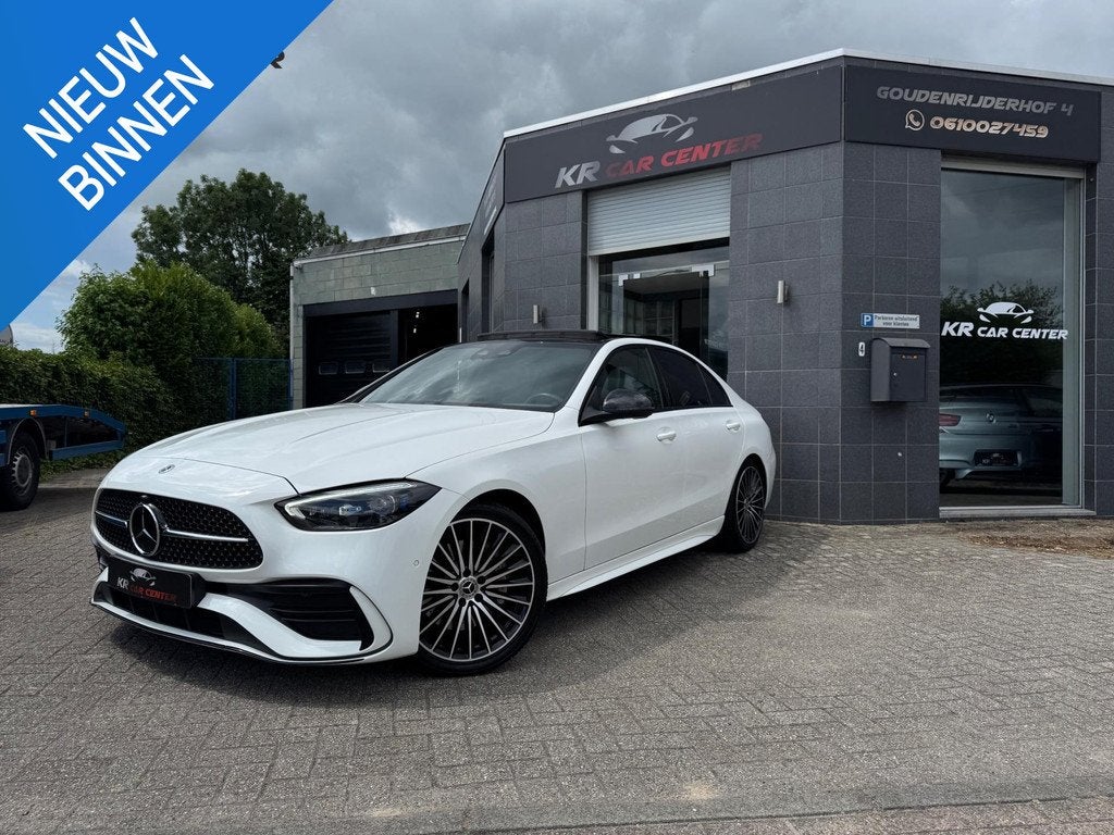 Mercedes-Benz C-Klasse 200 AMG PANO-CAMERA-SFEER-CARPLAY, Auto's, Zwart, 4 cilinders, 1650 kg, Wit