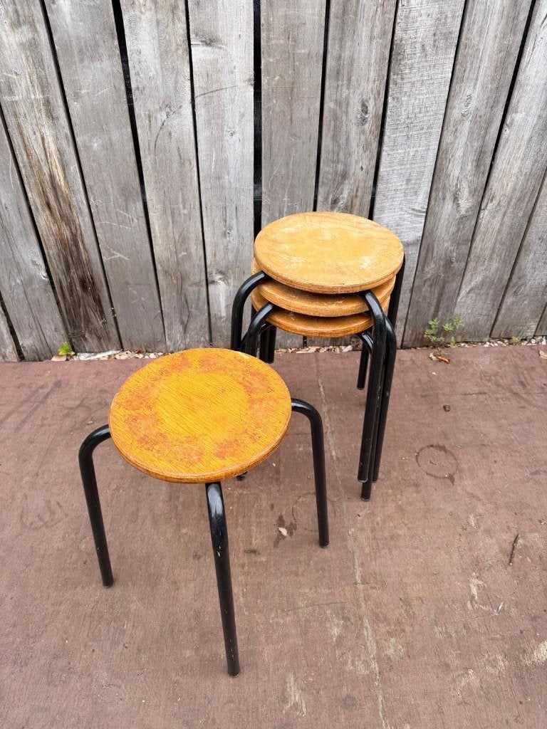 Retro tabouretten / krukken / zwart ( 34 op voorraad), Huis en Inrichting, Krukjes, Ophalen of Verzenden, Gebruikt, Hout