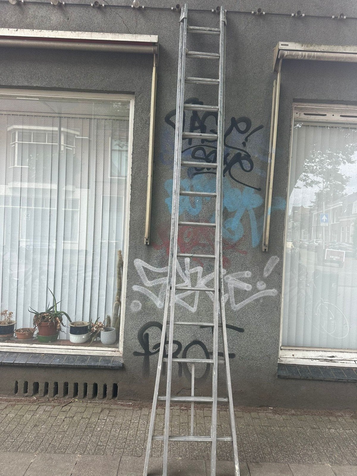 Aluminium ladder 6 meter., Doe-het-zelf en Verbouw, Ladders en Trappen, Ophalen, Gebruikt, Ladder, Opvouwbaar of Inschuifbaar