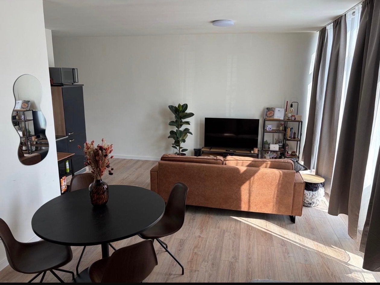 Te huur mooie ruime studio, Direct bij eigenaar, Limburg, 1 kamers, Studio