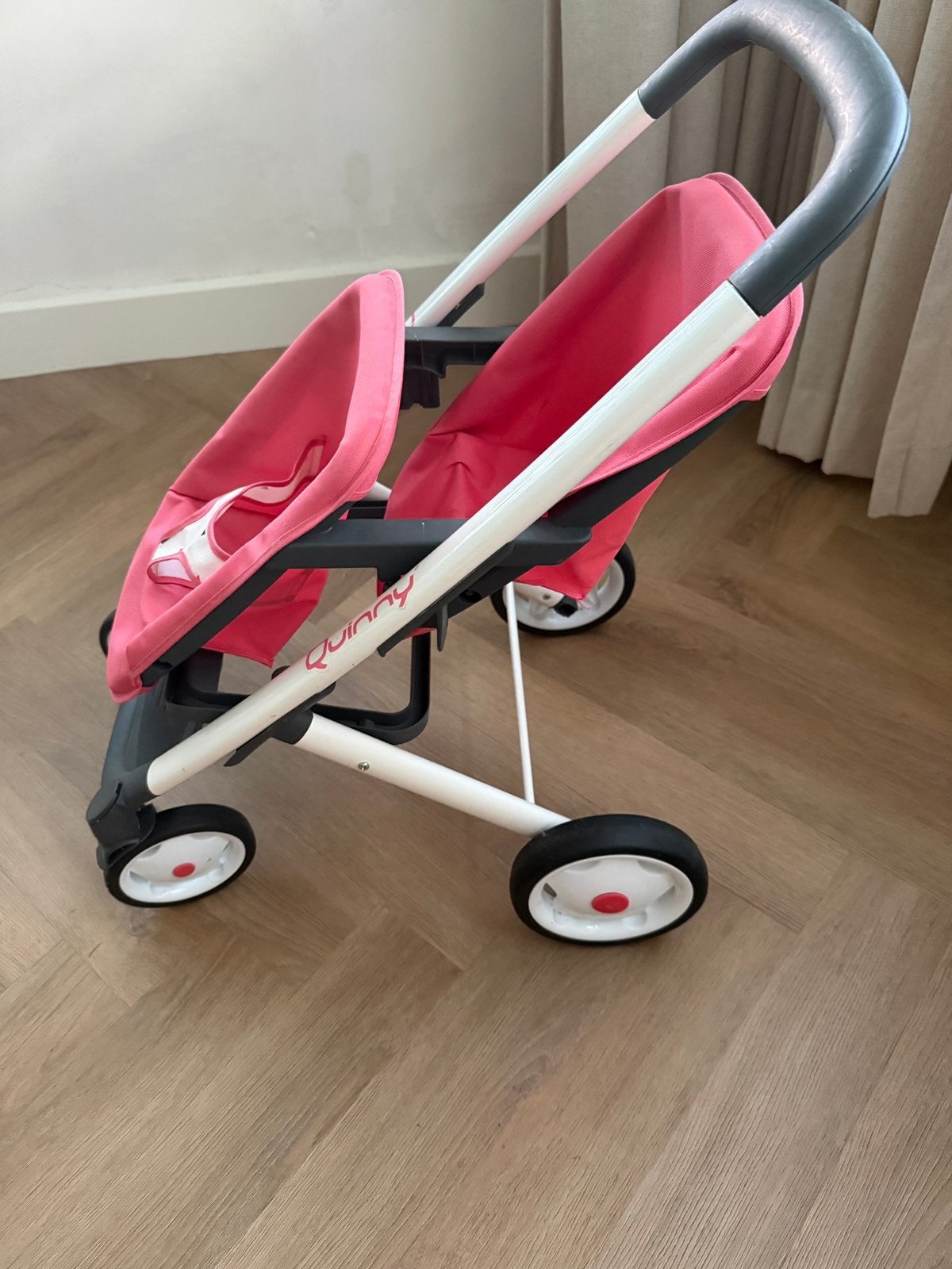 Mooie dubbeld buggie voor 2 poppen- metk Quinny, Ophalen, Zo goed als nieuw, Babypop