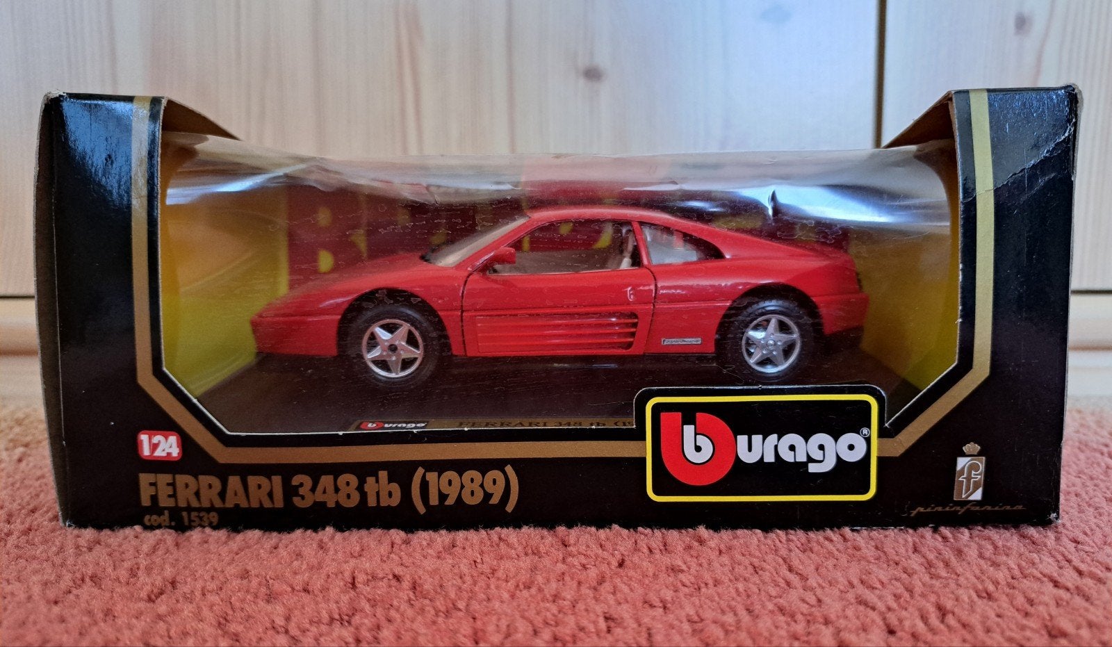 Burago Ferrari 348 tb (1989) schaal 1/24 - Nieuw in doos, Ophalen of Verzenden