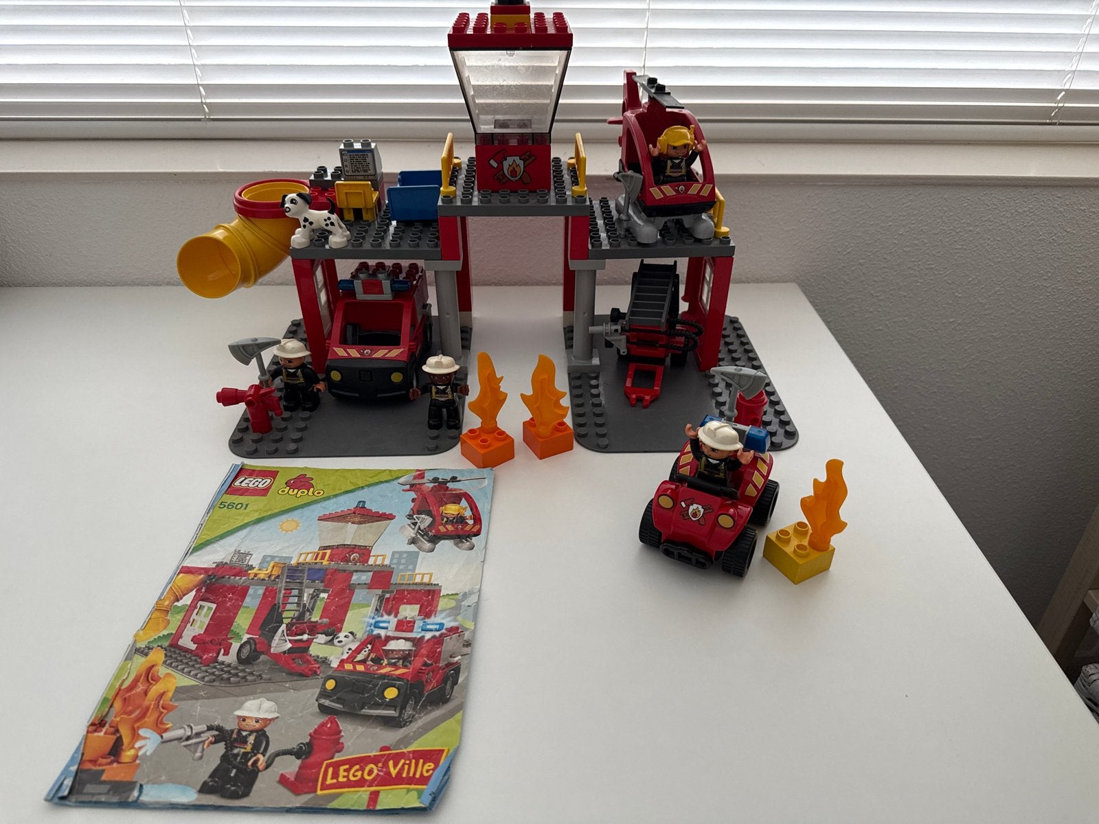 Lego Duplo Brandweerkazerne 5601 en brandweercommandant 6169, Kinderen en Baby's, Speelgoed | Duplo en Lego, Ophalen of Verzenden
