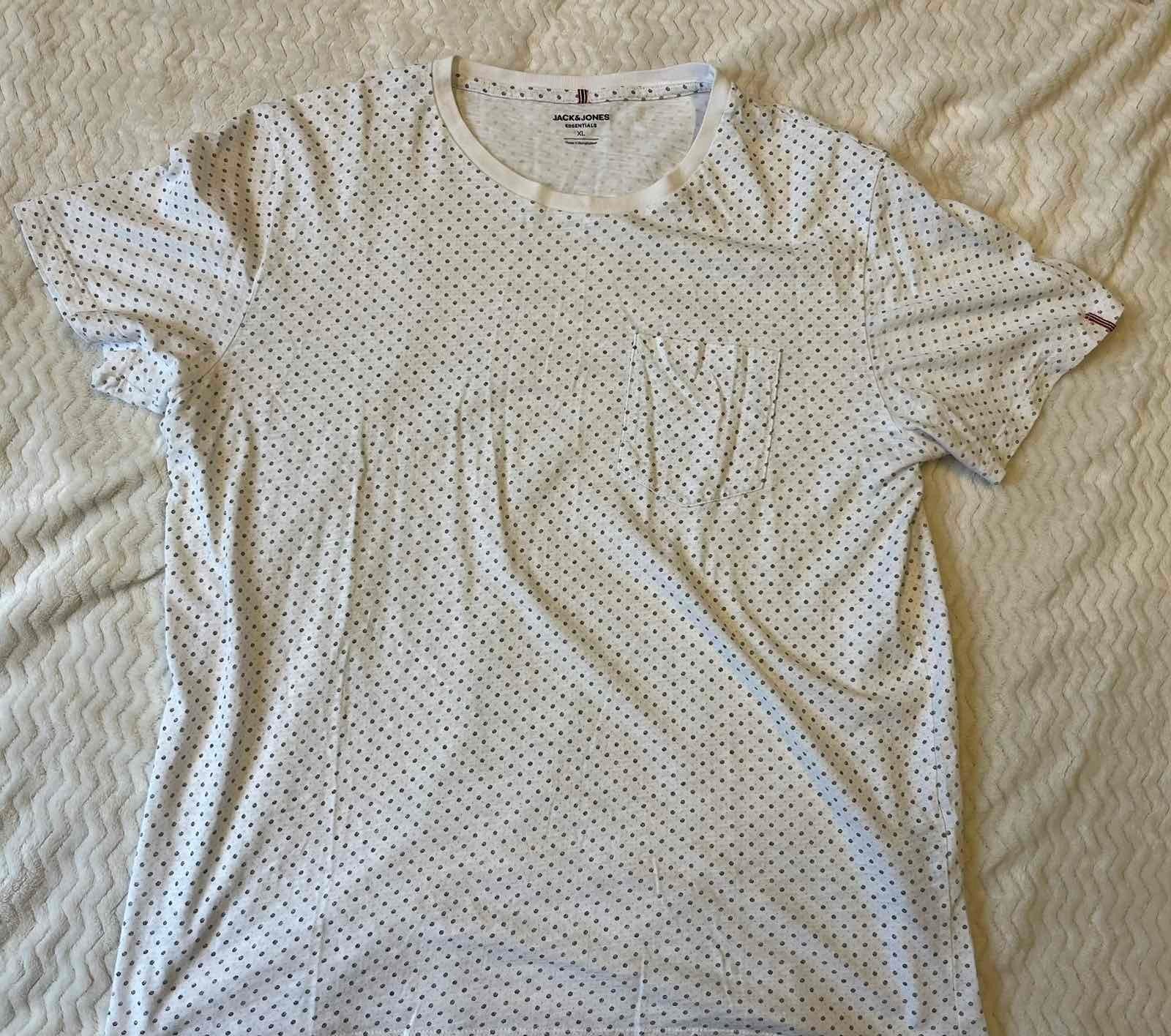 Jack & Jones T-shirt met stippenpatroon - Maat XL, Kleding | Heren, T-shirts, Wit, Ophalen of Verzenden, Jack & Jones, Maat 56/58 (XL)