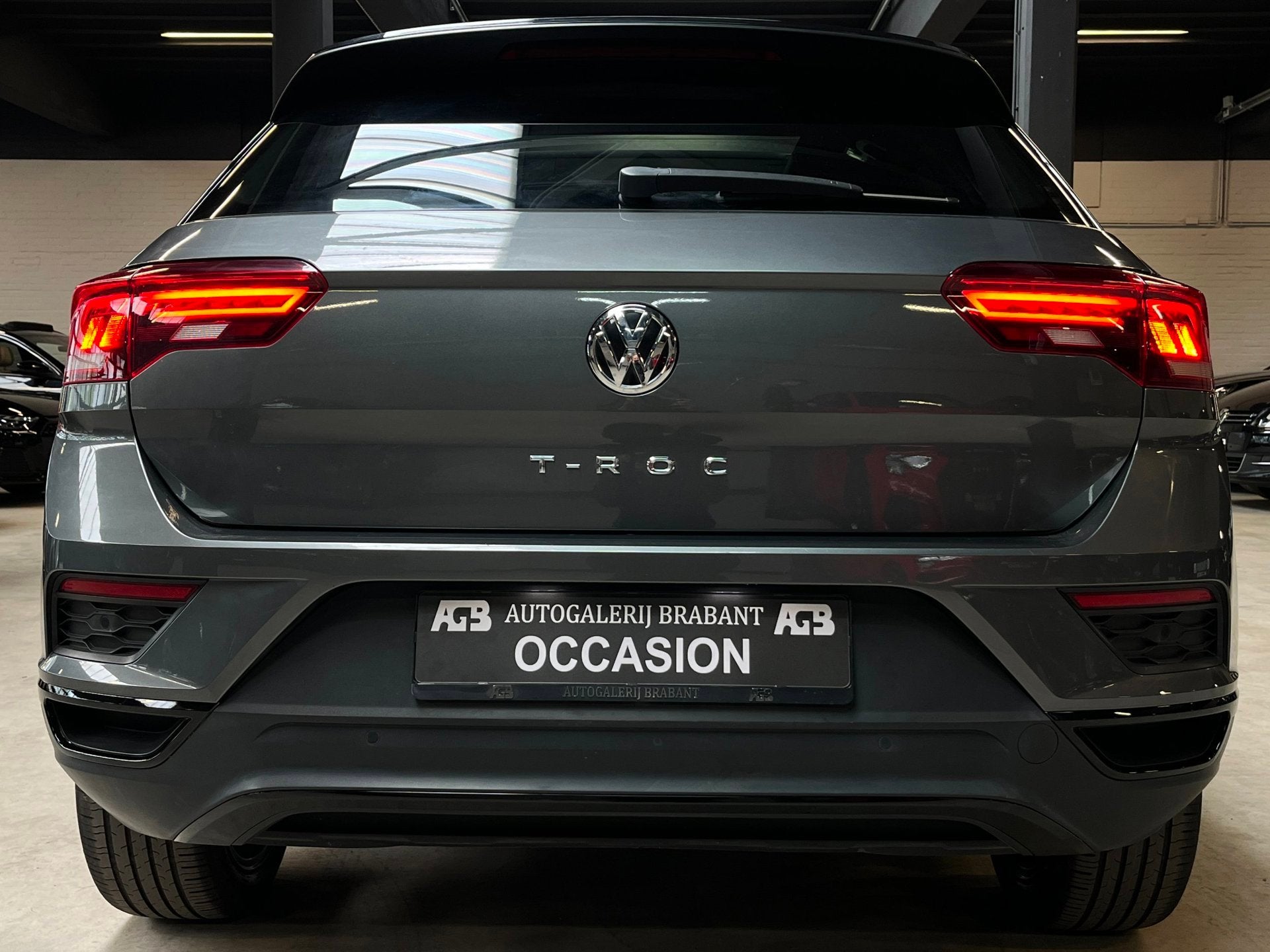 Volkswagen T-Roc 1.5 TSI Sport Pano/Carplay/Camera, Gebruikt, Zwart, 150 pk, Leder en Stof
