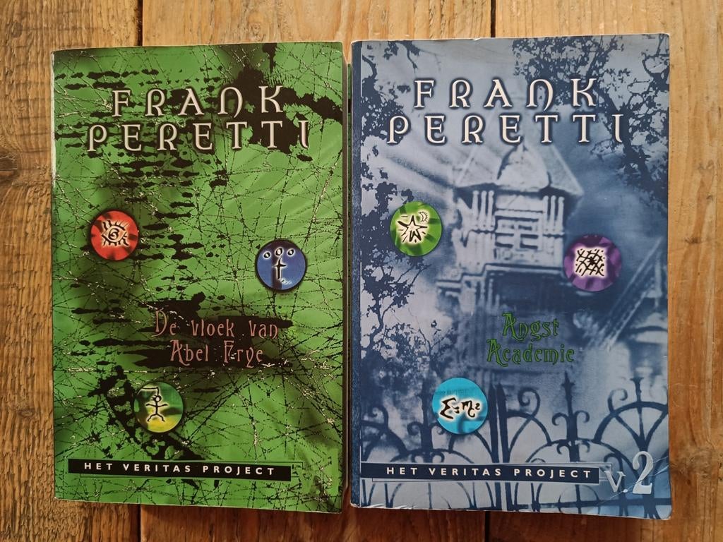 2 Delige serie:  Het Veritas project., Boeken, Ophalen of Verzenden, Zo goed als nieuw