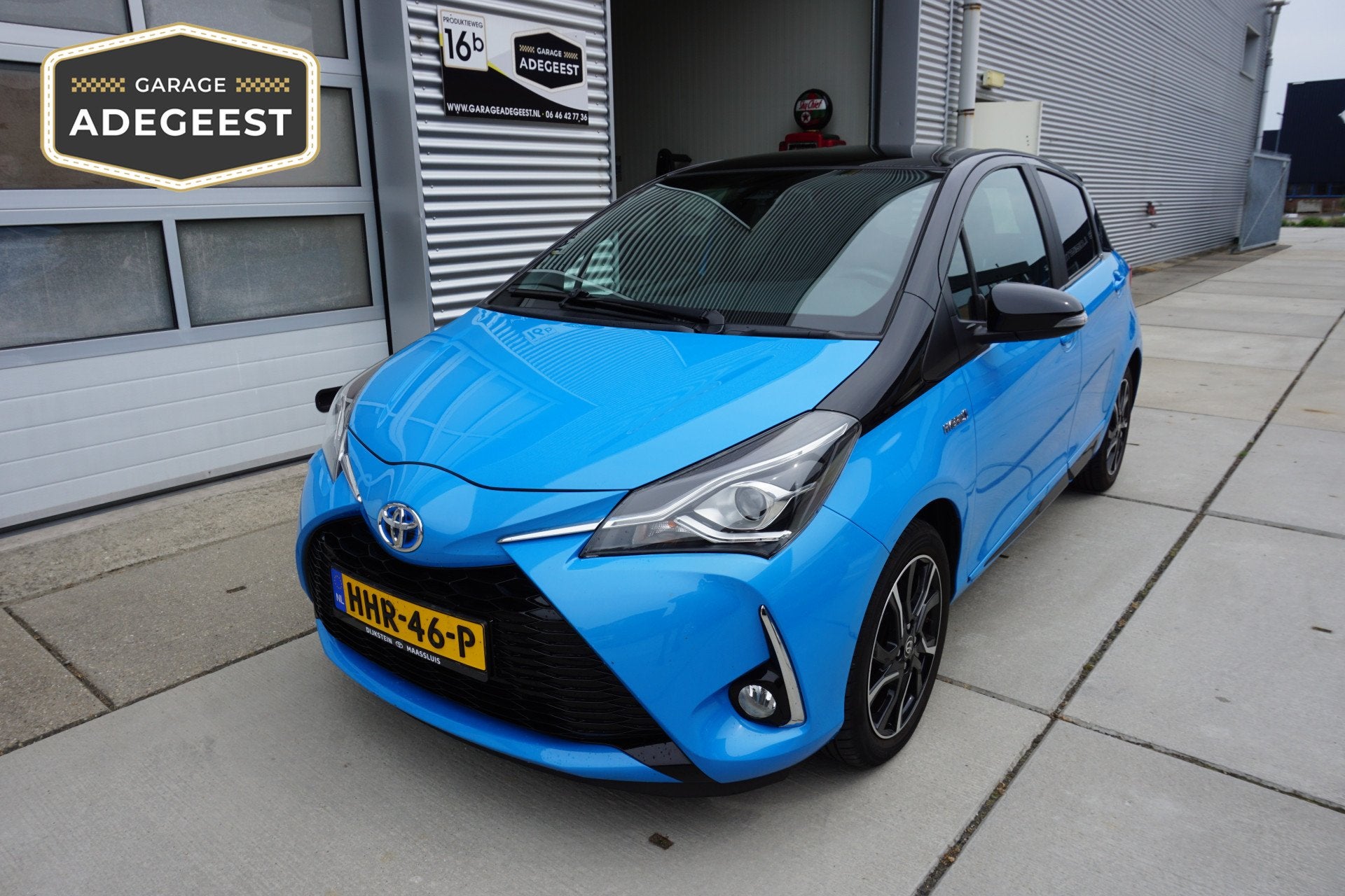 Toyota Yaris 1.5 Hybrid Bi-Tone Camera|PDC A|Pano|Key Less|C, Gebruikt, 4 cilinders, Blauw, Automatische klimaatregeling