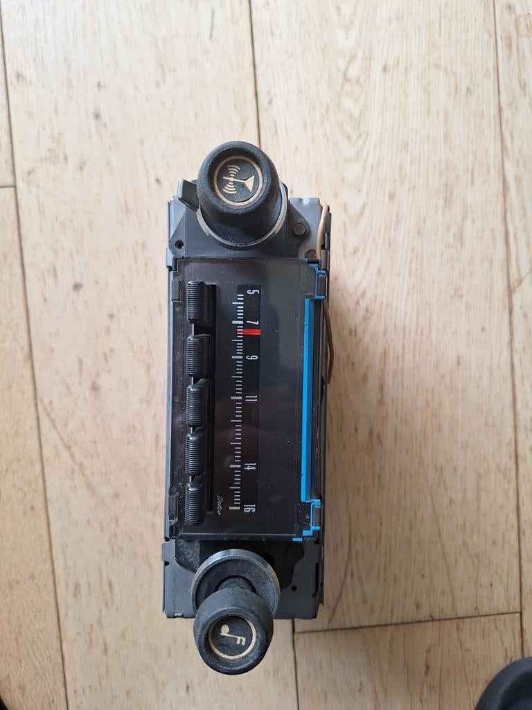 Vintage Delco autoradio met druktoetsen, Ophalen, Gebruikt