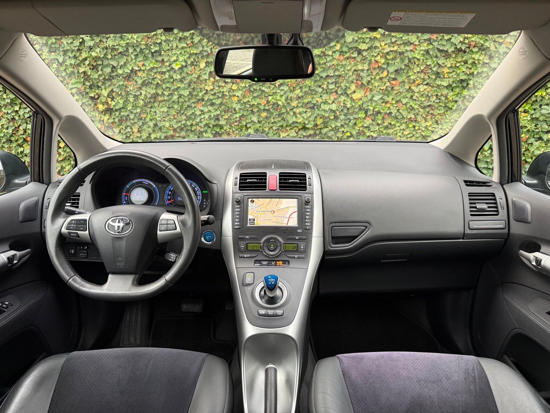 Toyota Auris 1.8 Full Hybrid Executive | Keyless | Camera |, Auto's, Euro 5, Gebruikt, Zwart, 4 cilinders
