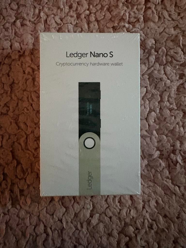 Ledger Nano S Cryptocurrency Hardware Wallet - Nieuw, Computers en Software, USB Sticks, Ophalen of Verzenden, Zo goed als nieuw