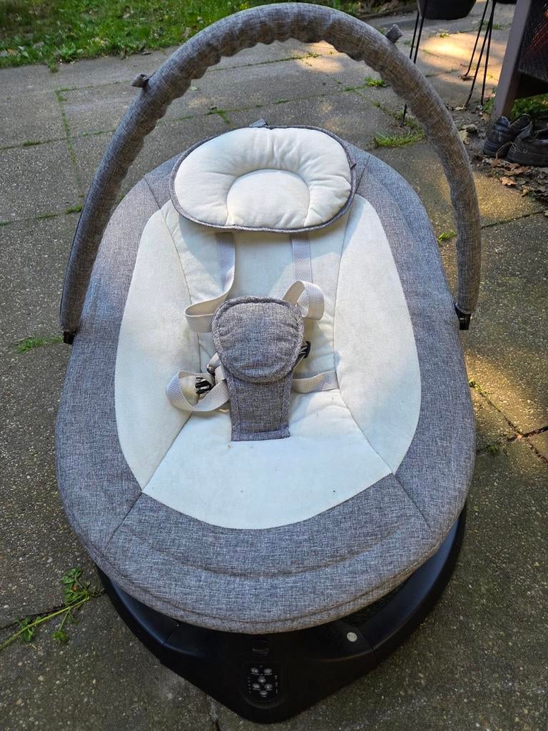 Novi Swing Pearl (5860) Elektrische Babyschommelstoel, Ophalen, Zo goed als nieuw