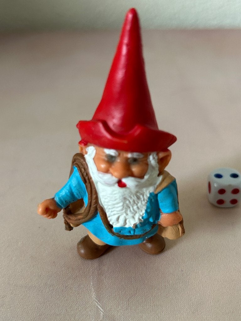 Vintage BRB David de Kabouter pvc figuur met touw 8cm, Gebruikt, Ophalen of Verzenden, Niet meer actief beschikbaar voor deze vintage productielijn uit 1983/1985