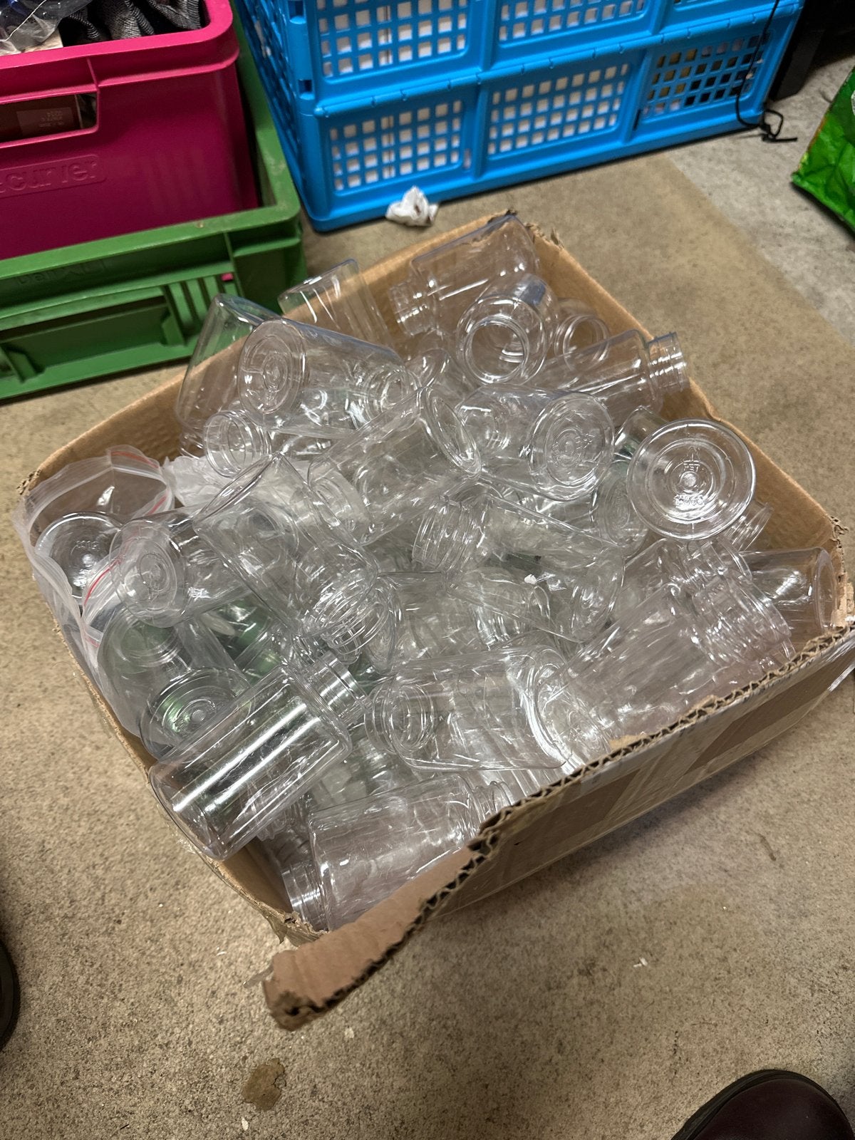 Partij plastic potjes 150ml met deksels, Ophalen