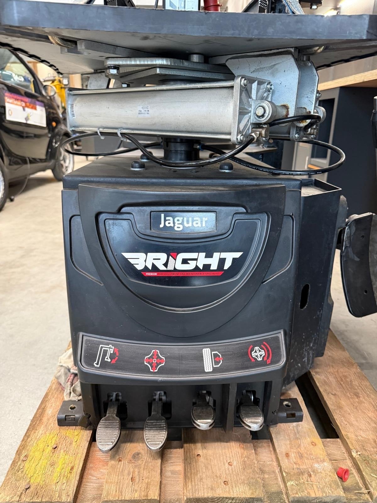 Bright Jaguar Super Automatic Bandenmachine BP887N, Ophalen