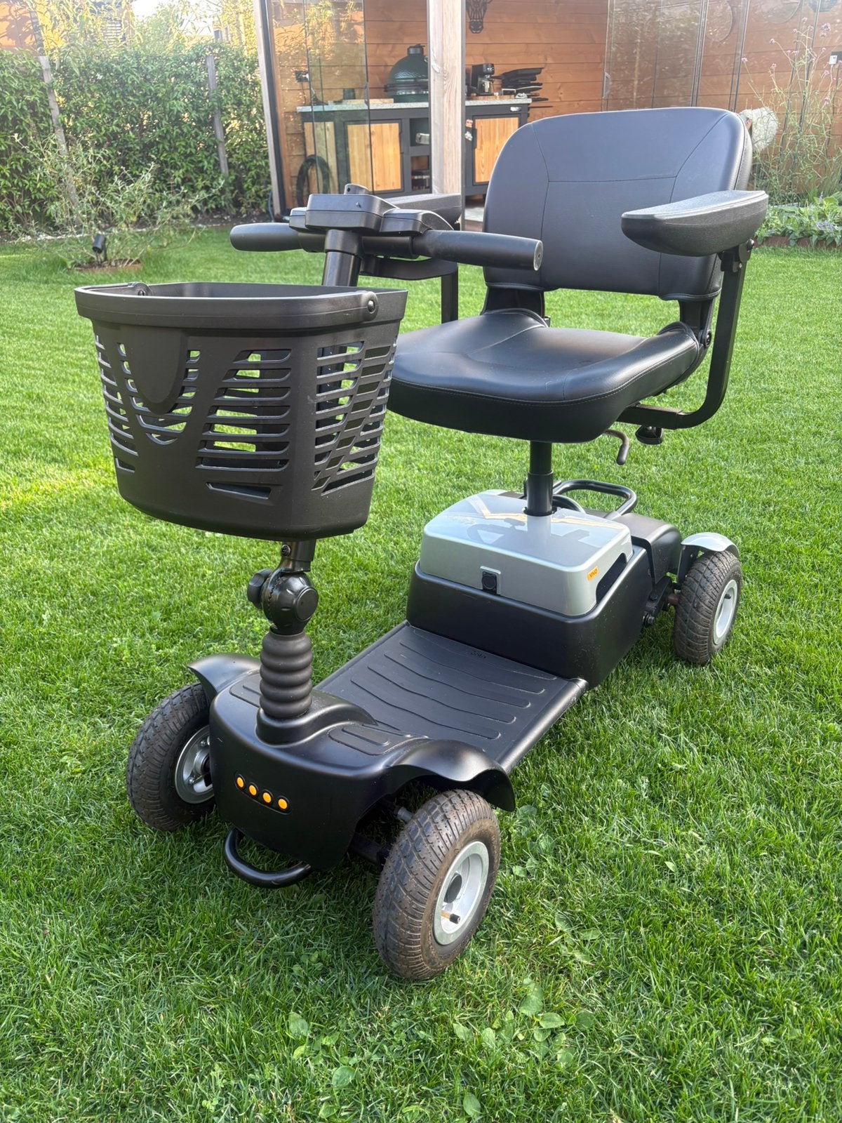 Vivo 4 demontabele scootmobiel - zeer goede staat, Ophalen, 10 km/u of minder