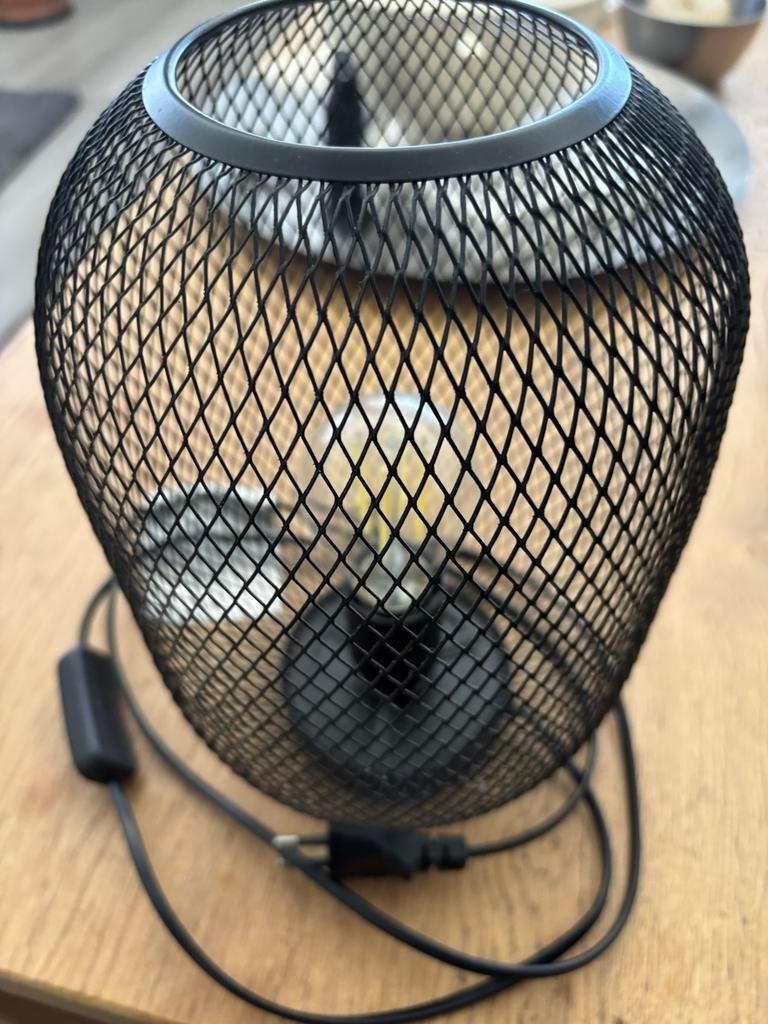 Zwarte tafellamp met schakelaar en LED-lamp, Ophalen of Verzenden, Zo goed als nieuw