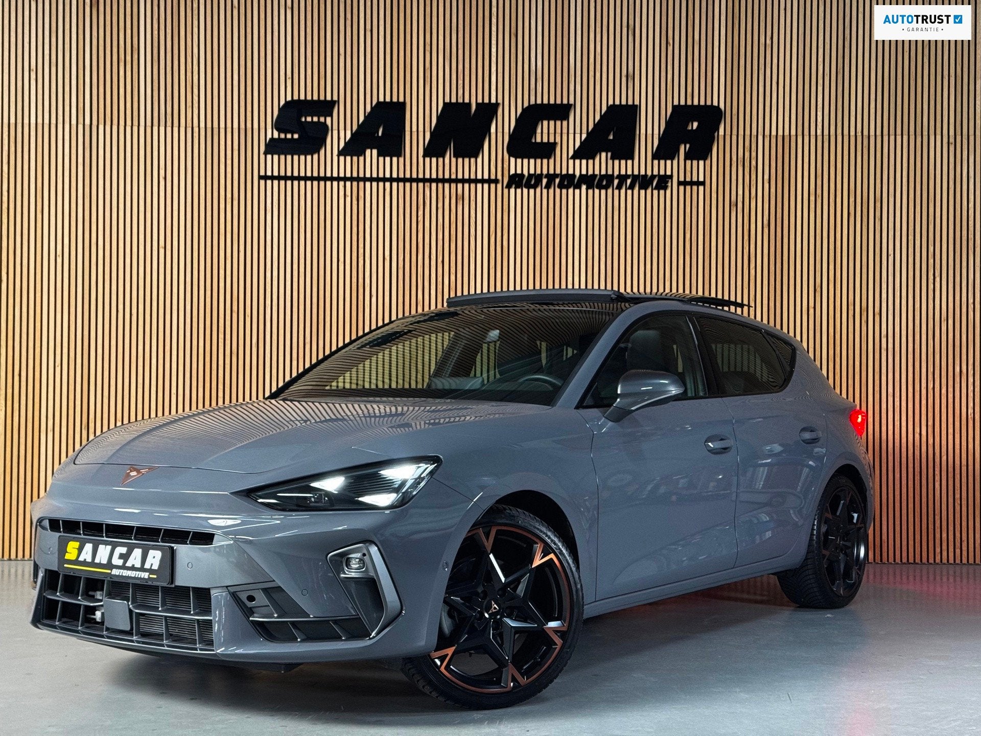 CUPRA Leon 1.5 eTSI VZ Performance PANO|TREKHAAK|SENNHEISER|, Auto's, Cupra, Dealer onderhouden, 4 cilinders, 150 pk, Leon