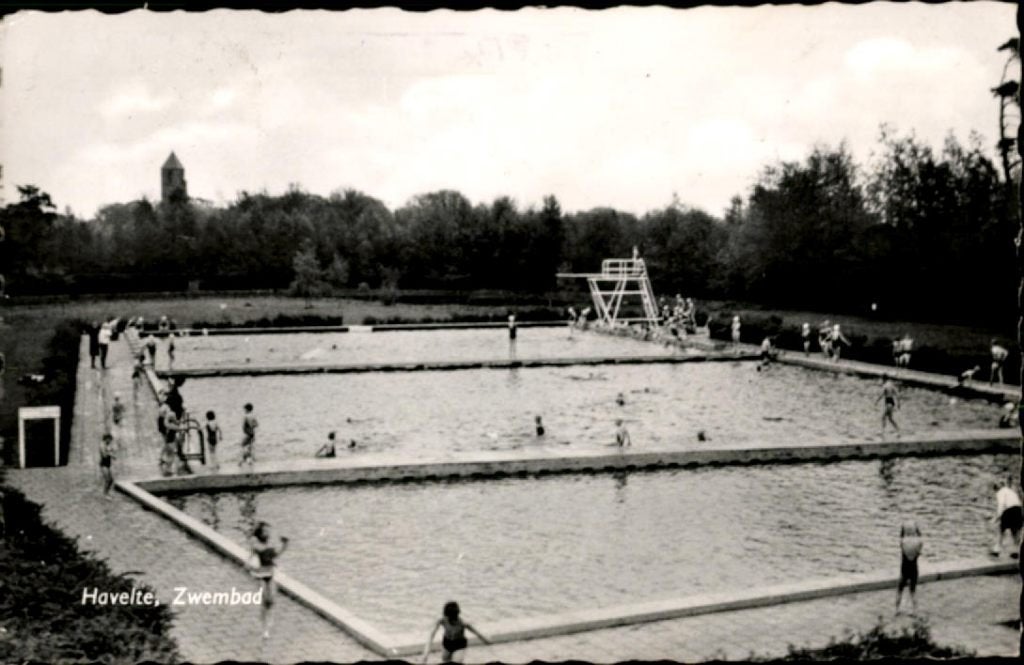 Havelte KVR05 1586 Zwembad, Verzamelen, Ansichtkaarten | Nederland, Verzenden, 1980 tot heden, Gelopen, Drenthe