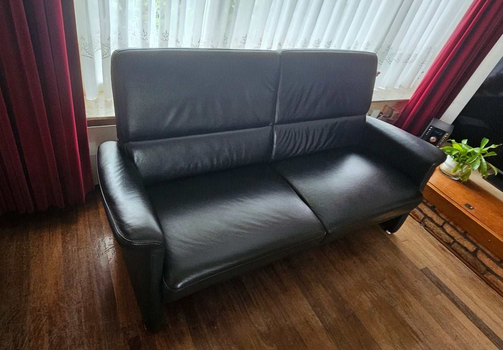 Comfortabele en stijlvolle lederen 2,5-zits bank, Huis en Inrichting, Banken | Bankstellen, Ophalen, Minder dan 75 cm, 150 tot 200 cm