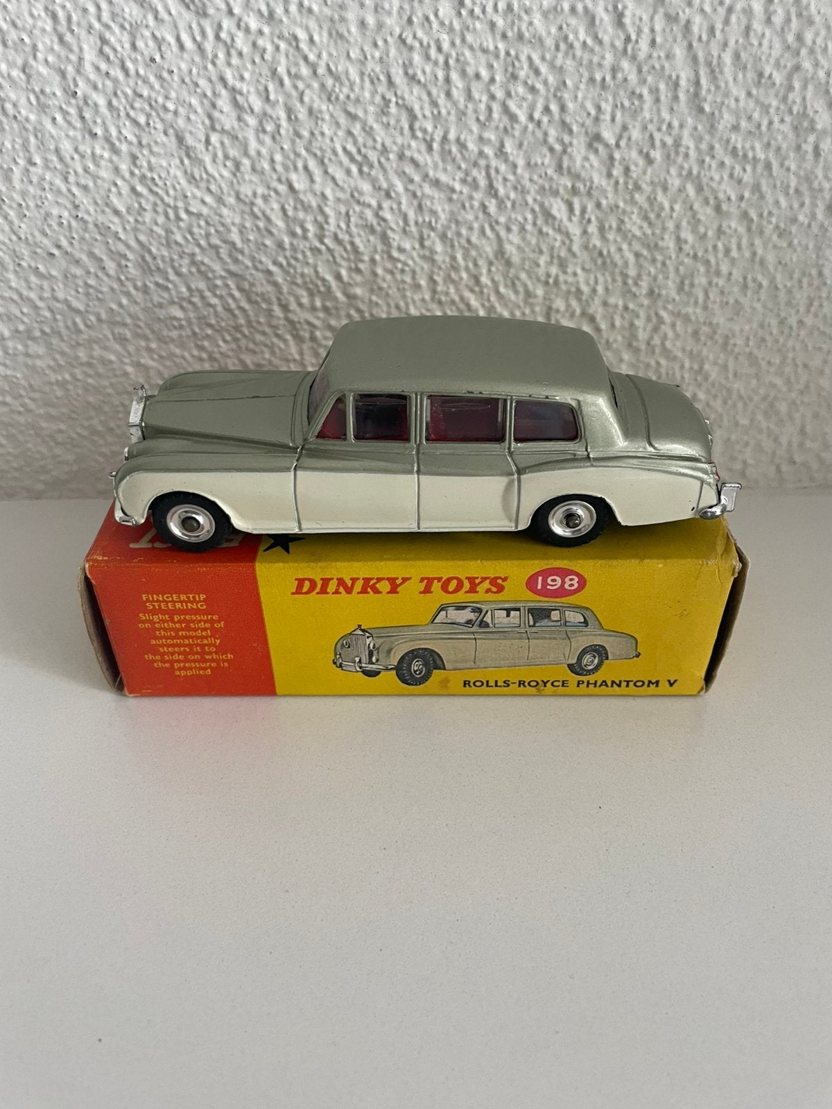 Originele Dinky Toys 1:43 Rolls Royce Phantom 198, Ophalen of Verzenden, Zo goed als nieuw, Auto, Dinky Toys