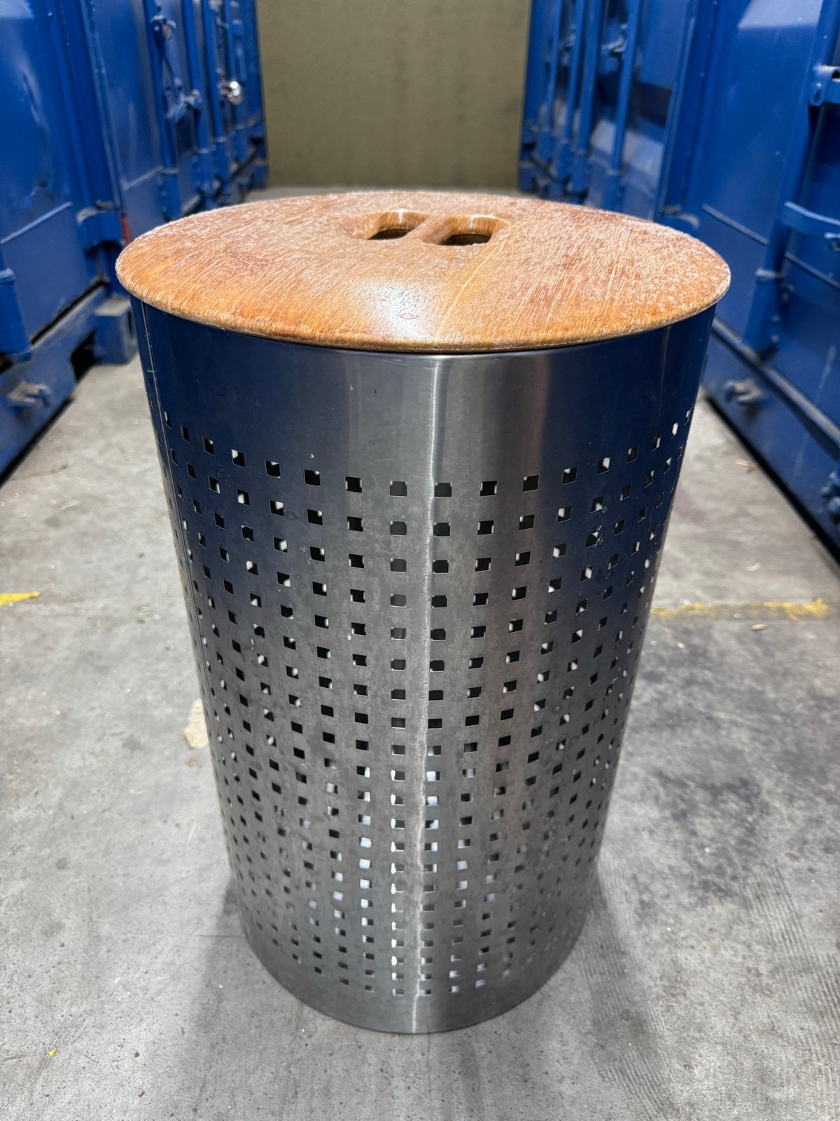Metalen wasmand met houten deksel, Huis en Inrichting, Ophalen, Gebruikt, Metaal