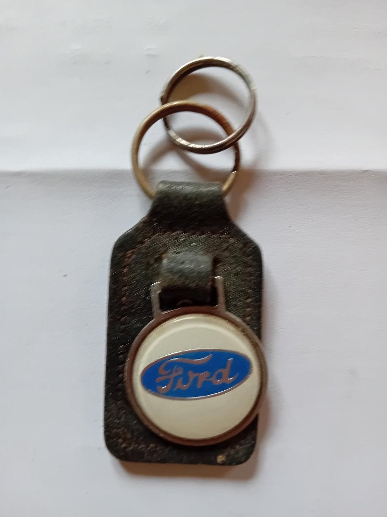 Oude Ford sleutelhanger op leer 6,5x4cm, Verzamelen, Ophalen of Verzenden, Gebruikt, Merk