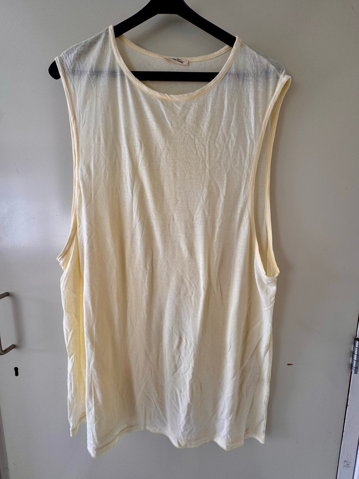 American Vintage Tanktop Lichtgeel Maat 48 Losvallend, Kleding | Dames, T-shirts, Geel, Maat 46/48 (XL) of groter, Ophalen of Verzenden