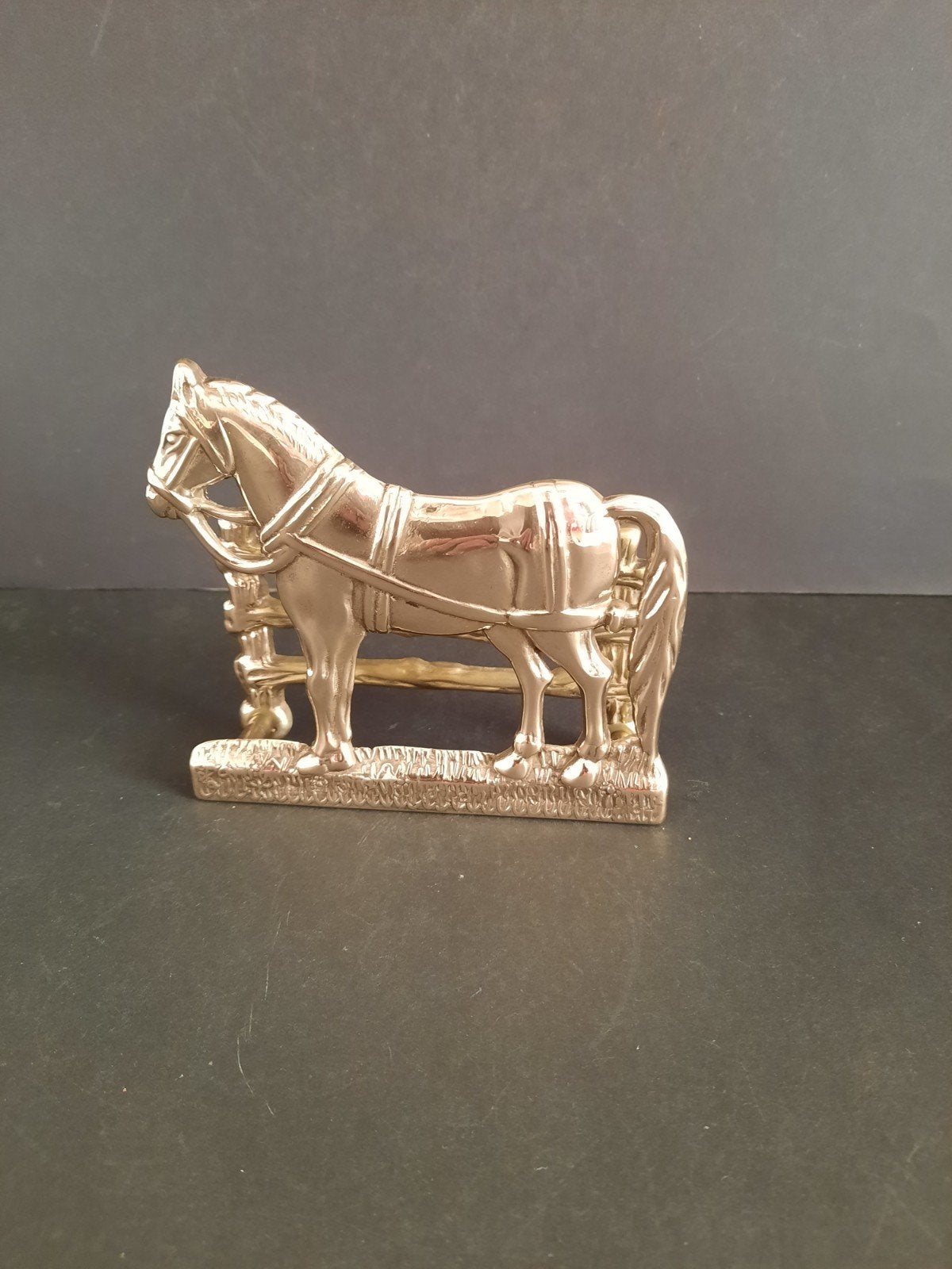 Brievenstandaard van Messing Paard achter een hek, Ophalen of Verzenden, Koper