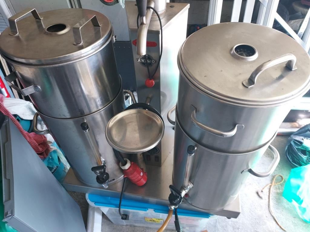 Koffiemachine - Professioneel, Witgoed en Apparatuur, Koffiezetapparaten, Gebruikt, Gemalen koffie, Koffiemachine, 10 kopjes of meer