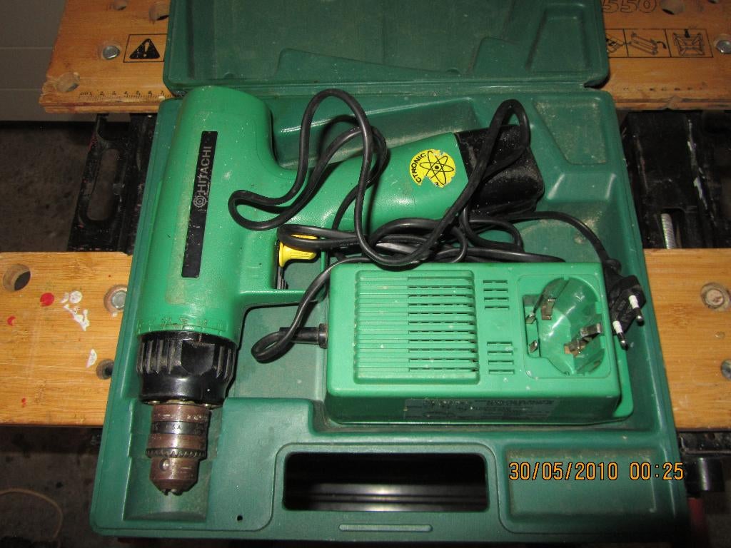 Accuboormachine Hitachi, Ophalen, Gebruikt, Minder dan 400 watt, Boor- en Schroefmachine
