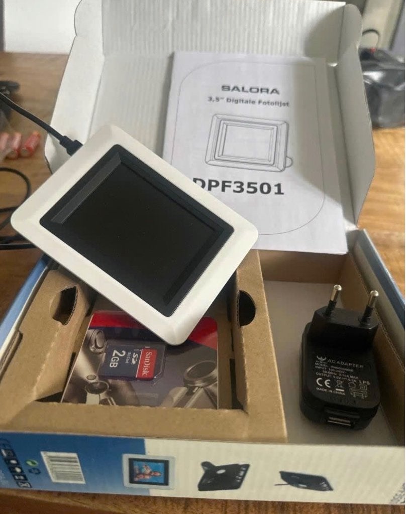 Digitaal fotolijstje, Ophalen of Verzenden, Zo goed als nieuw