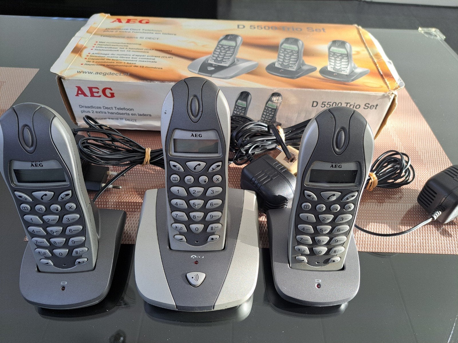 AEG D 5500 Trio 3 vaste telefoon handsets, Telecommunicatie, Vaste telefoons | Handsets en Draadloos, Ophalen of Verzenden, Zo goed als nieuw