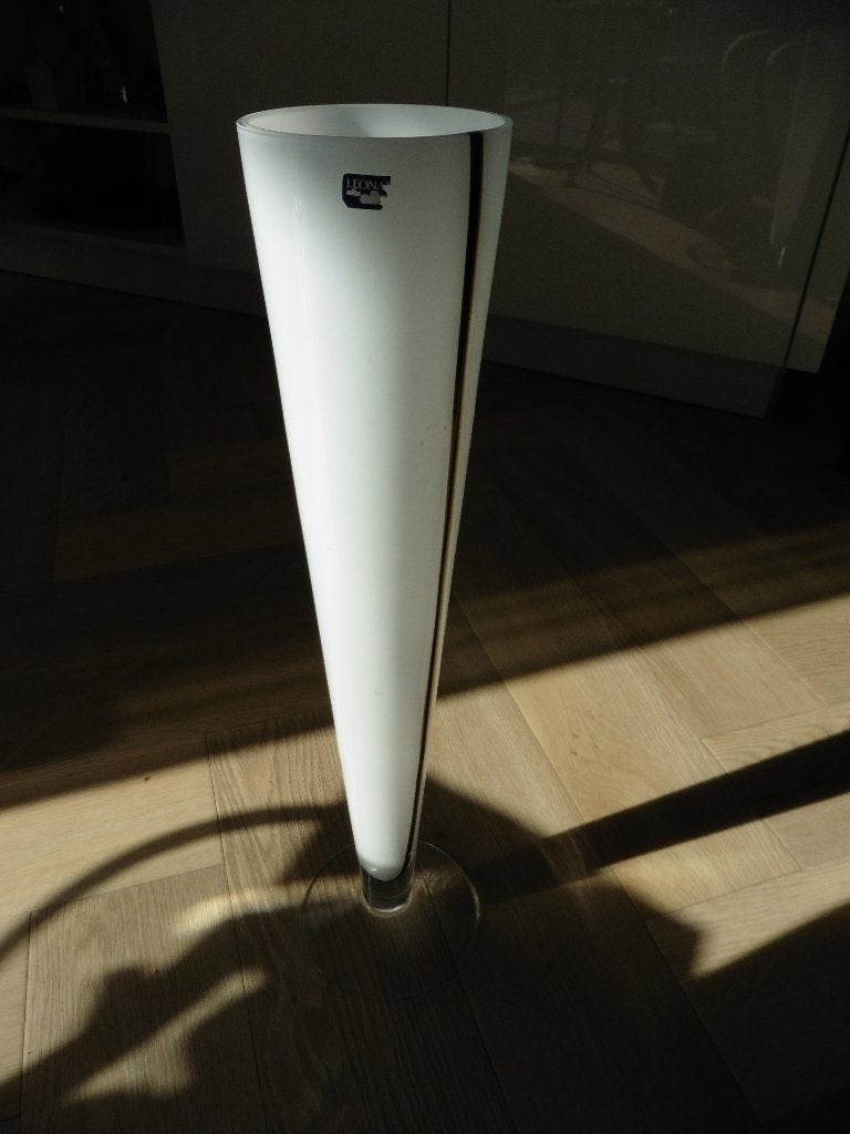 Leonardo vaas van melkglas 55 cm hoog diep 11 cm, Gebruikt, Op voet, Wit, Ophalen of Verzenden