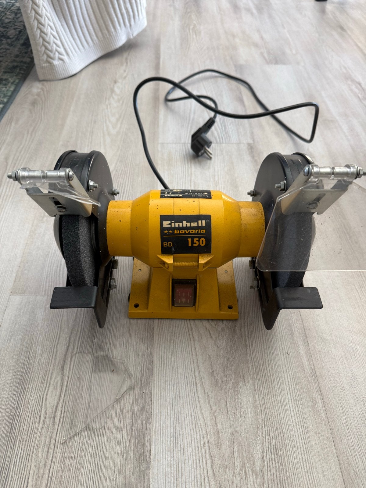 Einhell Bavaria BD 150 Werkbankslijpmachine, Doe-het-zelf en Verbouw, Ophalen of Verzenden, Gebruikt, Minder dan 700 watt, Werkbankslijpmachine