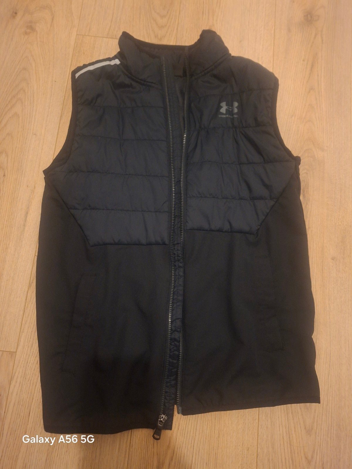 under armour bodywarmer therma MAAT  jaar 12-13, Ophalen, Zo goed als nieuw, Zwart