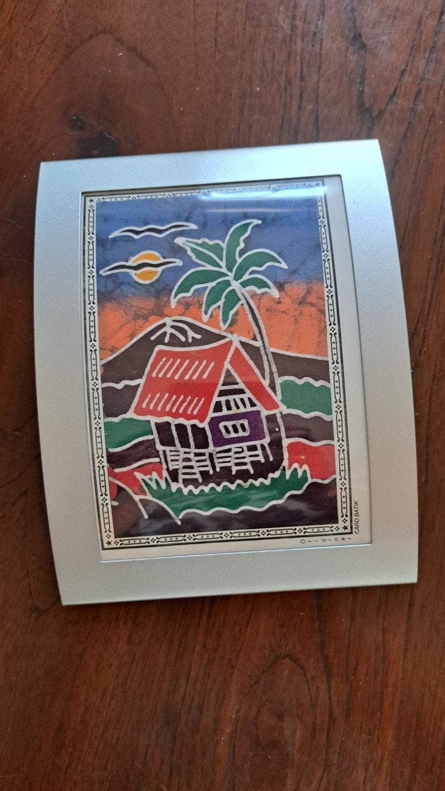 Zilverkleurige fotolijst met batik afbeelding, Gebruikt, Ophalen of Verzenden, Fotolijst, Met afbeelding