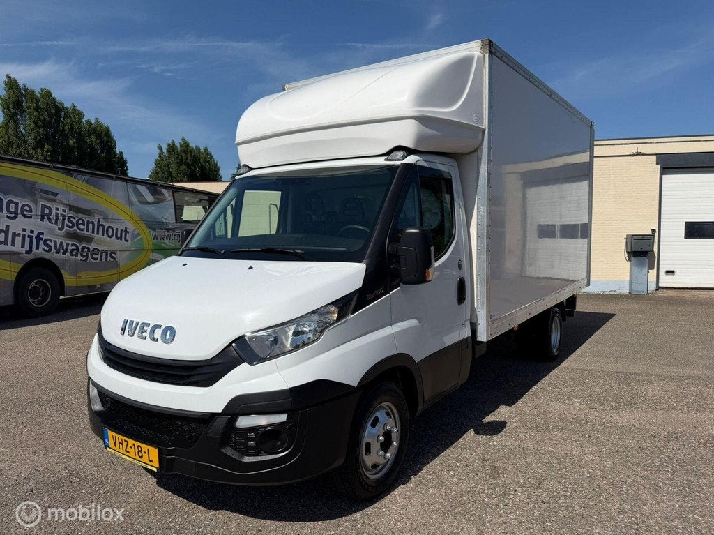 Iveco Daily Bakwagen 35C16 2.3 laadlift, Auto's, Bestelauto's, Gebruikt, Euro 6, Iveco, Wit