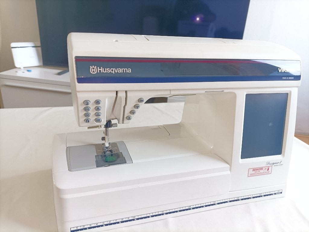 Hesqiarna Designer 1, Hobby en Vrije tijd, Naaimachines en Toebehoren, Ophalen, Gebruikt, Naaimachine, Husqvarna