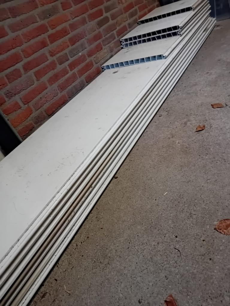 Witte platen kunststof, Ophalen