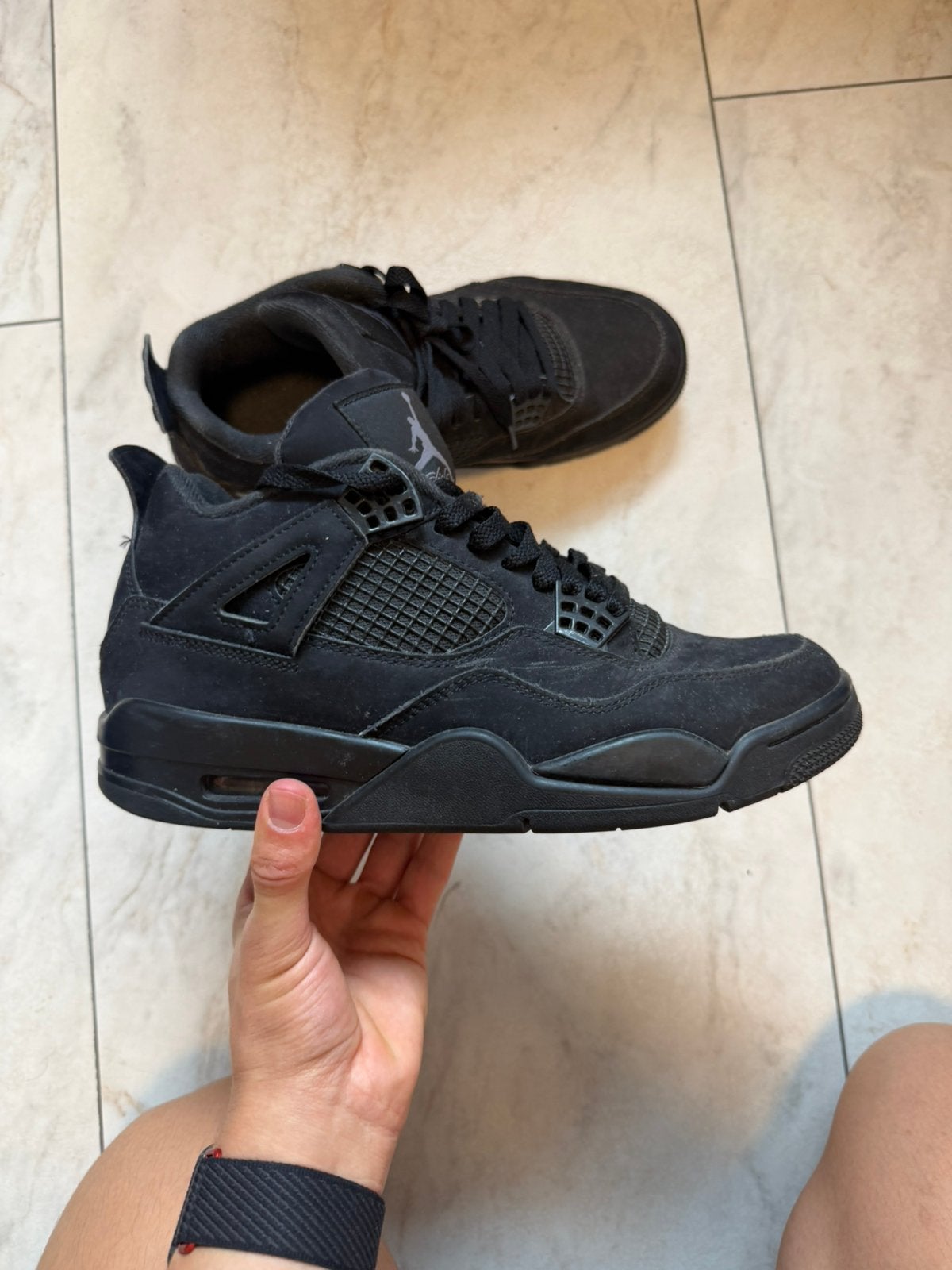 Air Jordan 4 Retro 'Black Cat' – Maat 42, Ophalen of Verzenden, Zo goed als nieuw, Zwart