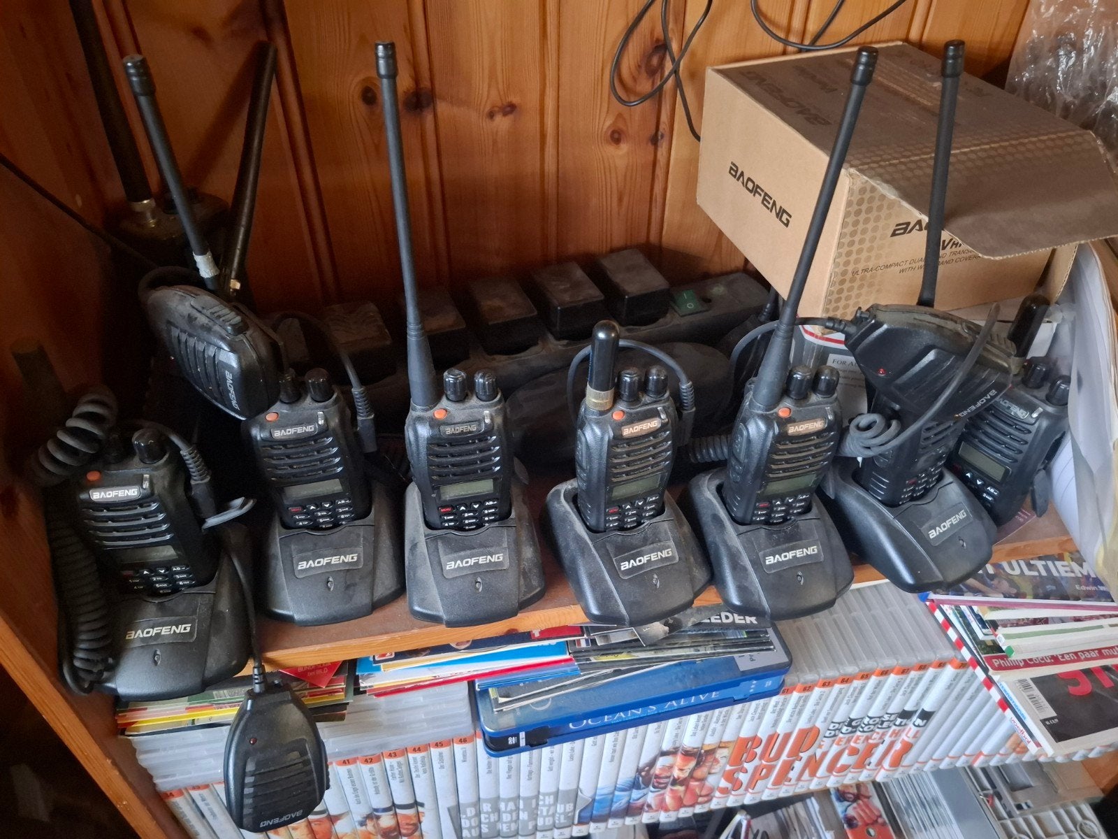 11 Baofeng portofoons  reseve acuus en reserve hand, Ophalen, Zo goed als nieuw, Portofoon of Walkie-talkie, Met broekklem