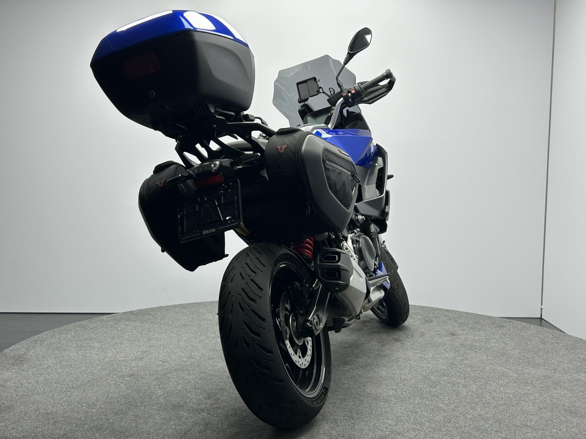 BMW Sport F900XR, Auto's, Gebruikt, Overige carrosserieën, Met garantie (alle), Blauw