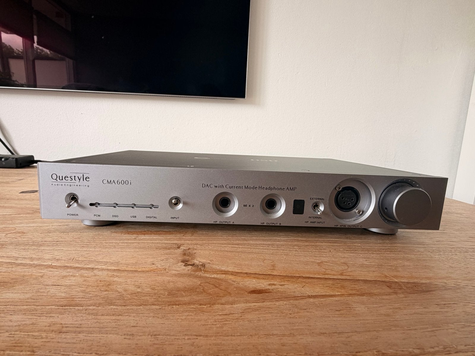Questyle CMA600i Hoofdtelefoonversterker en DAC, Zo goed als nieuw, Ophalen, Overige merken, Minder dan 60 watt