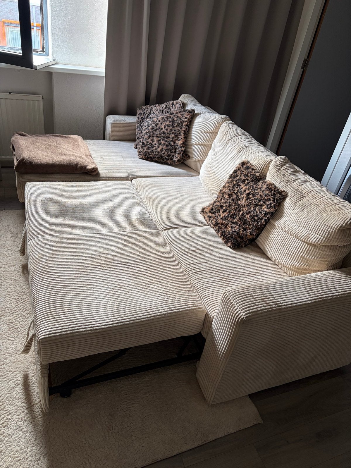 Hoekbank met opbergruimte en uitschuifbaar bed 236x162cm, Huis en Inrichting, Banken | Bankstellen, Ophalen, Gebruikt, Hoekbank