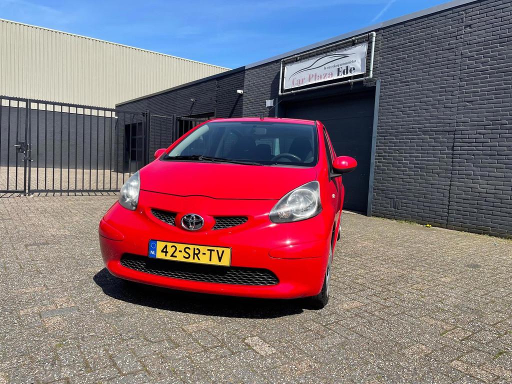 Toyota Aygo 1.0-12V + Airbags Elek. Pakket CV Stbkr. 5drs AP, Voorwielaandrijving, Stof, Zwart, 4 stoelen
