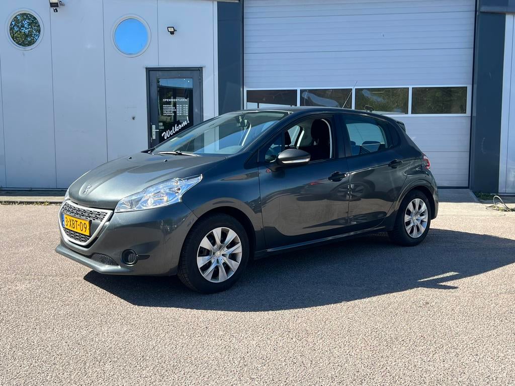 Peugeot 208  | 1.0 |  5-D | NW APK | AIRCO | 2014 Grijs, Voorwielaandrijving, 450 kg, 31 €/maand, 68 pk