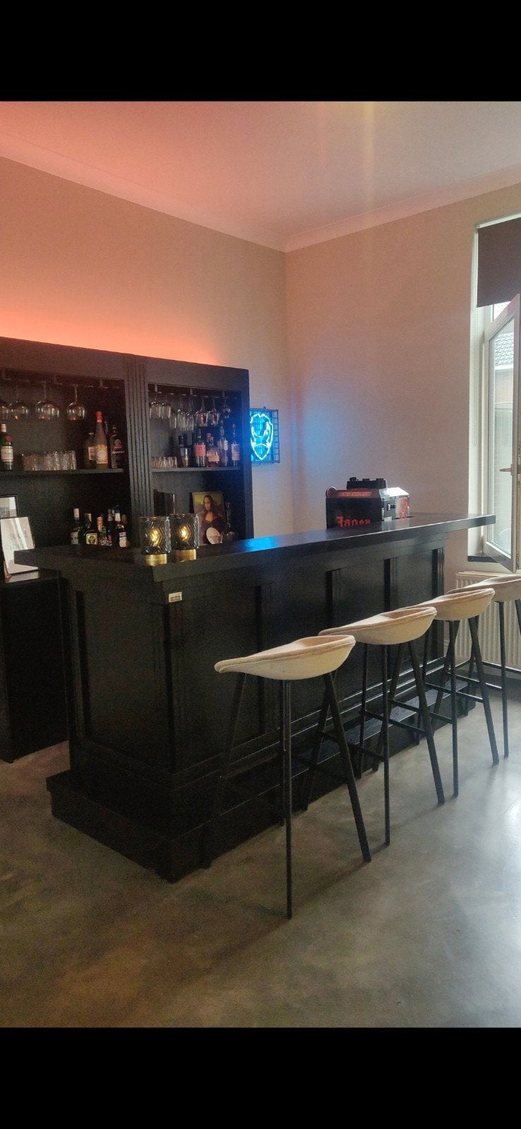 Stijlvolle Zwarte bar set incl. barstoelen. Mancave, Huis en Inrichting, Barren, Ophalen, Zo goed als nieuw, Inclusief barstoelen